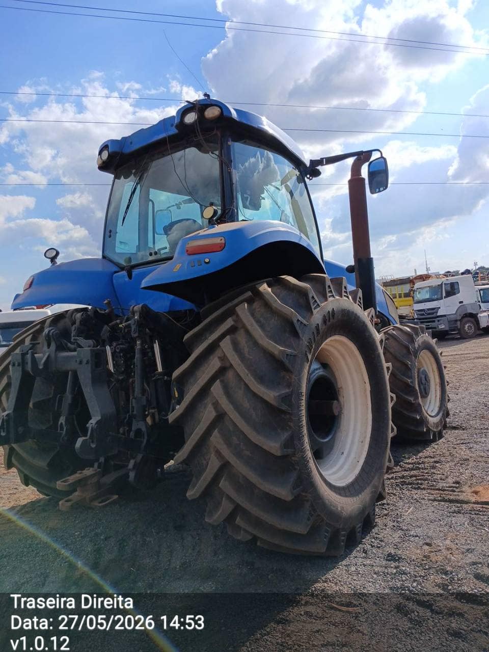 NEW HOLLAND T 8.325