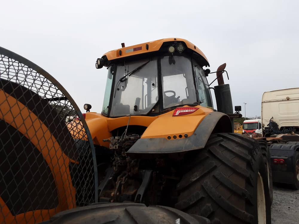 VALTRA TRATOR T230