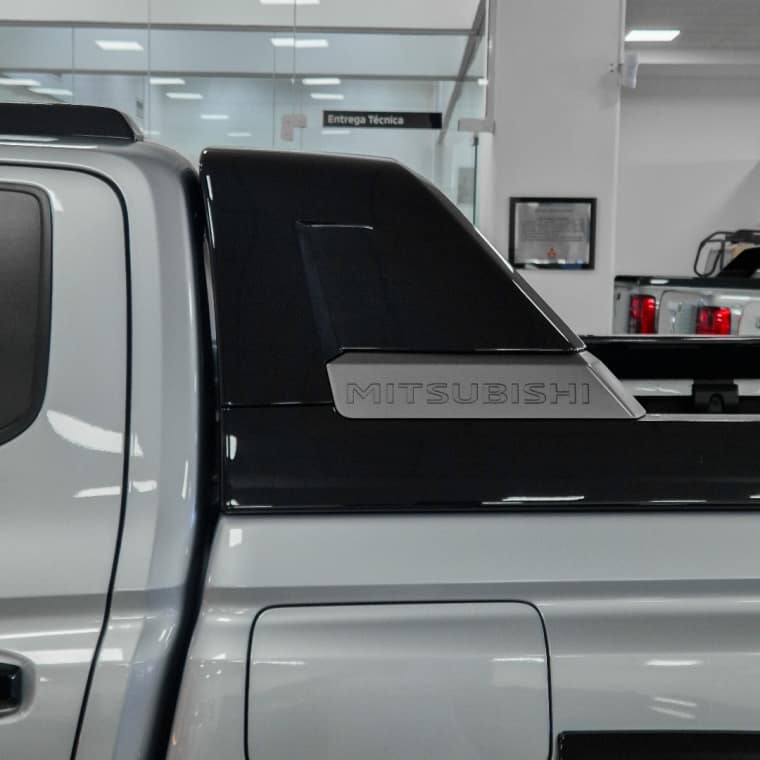 Mitsubishi TRITON 2.4 BITURBO DIESEL CD KATANA 4X4 AUTOMÁTICO 2025/2026
