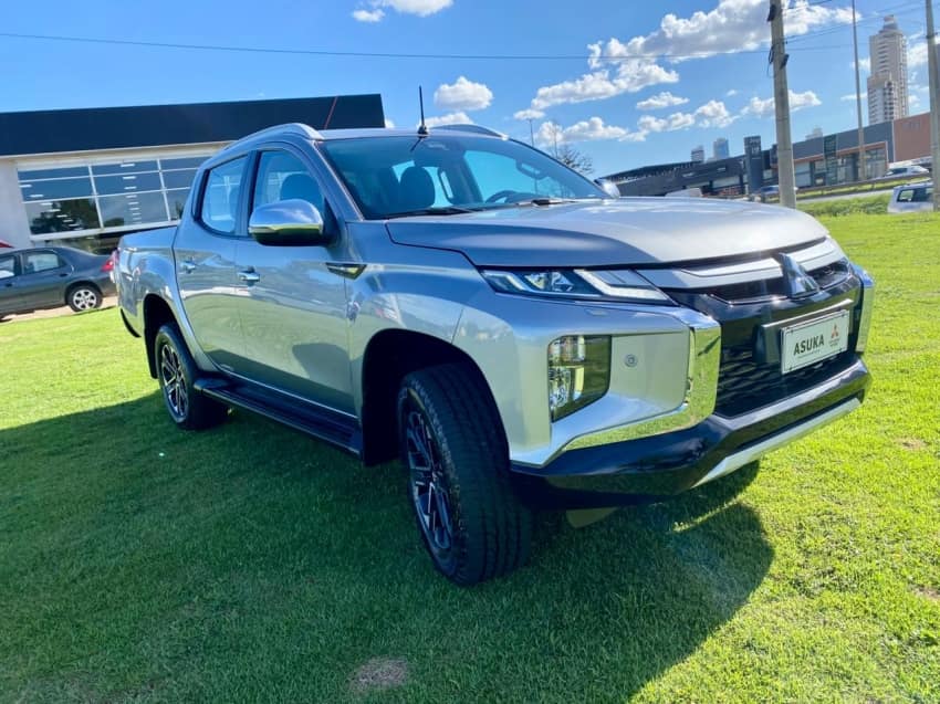 Mitsubishi L200 TRITON 2.4 TURBO DIESEL 4X4 AT SPORT HPE-S