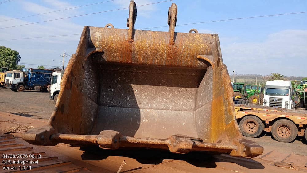 KMATSU  ESCAVADEIRA DE ESTEIRAS PC500 LC