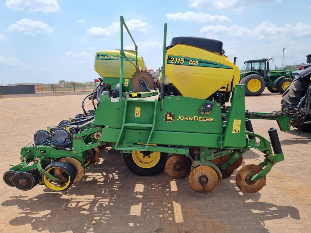 JOHN DEERE Plantadeira 2115 - 15 linhas