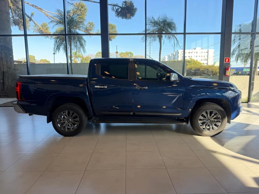 Mitsubishi TRITON 2.4 BITURBO DIESEL CD HPE 4X4 AUTOMÁTICO 2025/2026
