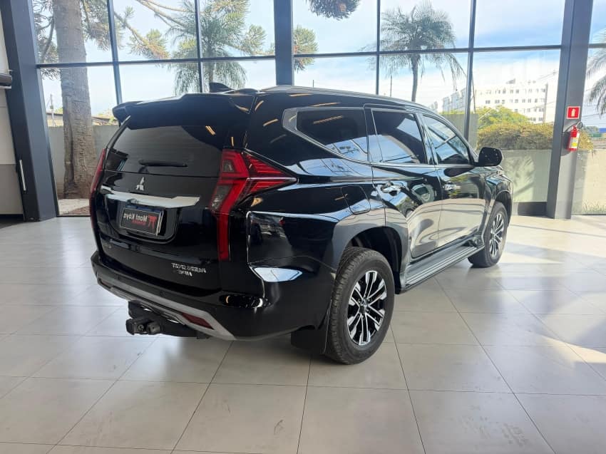 Mitsubishi PAJERO SPORT 2.4 16V MIVEC TURBO DIESEL HPE-S AWD AUTOMÁTICO 2023/2024