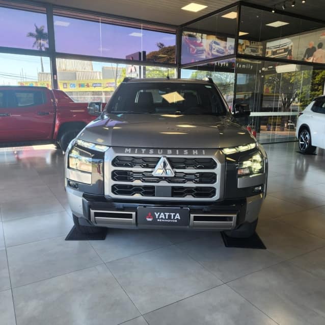 Mitsubishi TRITON 2.4 BITURBO DIESEL CD KATANA 4X4 AUTOMÁTICO 2025/2026