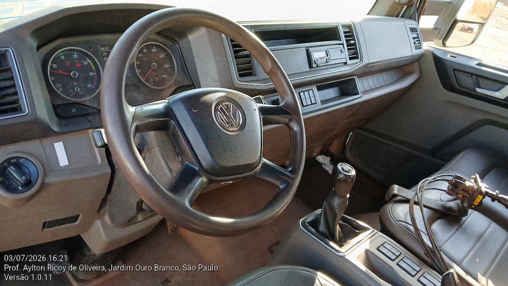 VOLKSWAGEN 11-180 DELIVERY 2P DIESEL E5