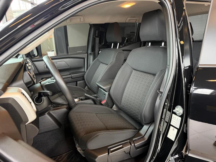 Mitsubishi TRITON 2.4 BITURBO DIESEL CD GLS 4X4 AUTOMÁTICO 2025/2026