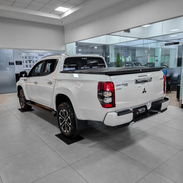 Mitsubishi L200 TRITON 2.4 16V TURBO DIESEL SPORT HPE-S CD 4P 4X4 AUTOMÁTICO 2023/2024