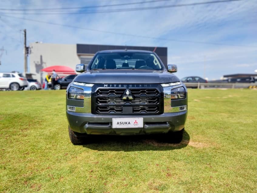 Mitsubishi TRITON 2.4 BITURBO DIESEL CD HPE-S 4X4 AUTOMÁTICO