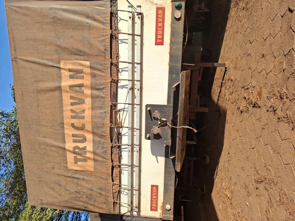 TRUCKVAN SR GRANELEIRO 4E 1+3