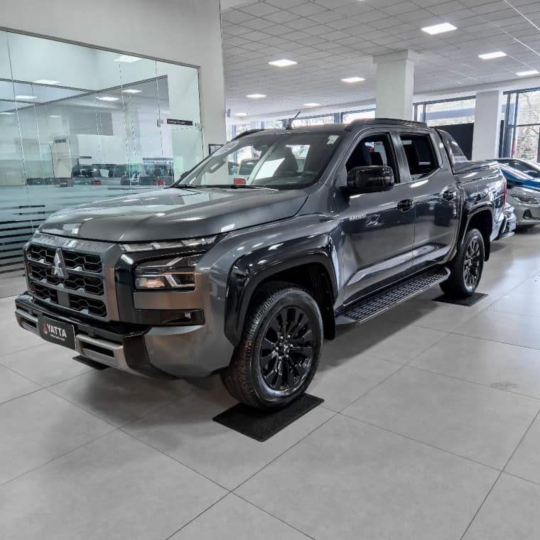 Mitsubishi TRITON 2.4 BITURBO DIESEL CD KATANA 4X4 AUTOMÁTICO 2025/2026