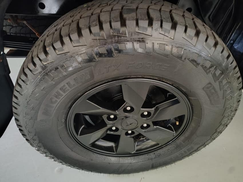Mitsubishi L200 TRITON 2.4 16V TURBO DIESEL SPORT GLX CD 4P 4X4 MANUAL