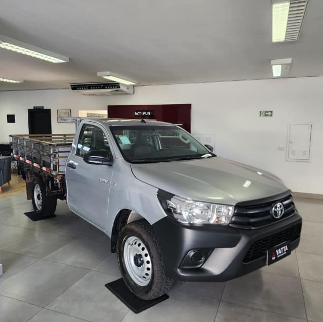 Toyota HILUX 2.8 D-4D TURBO DIESEL CS 4X4 MANUAL 2024/2025