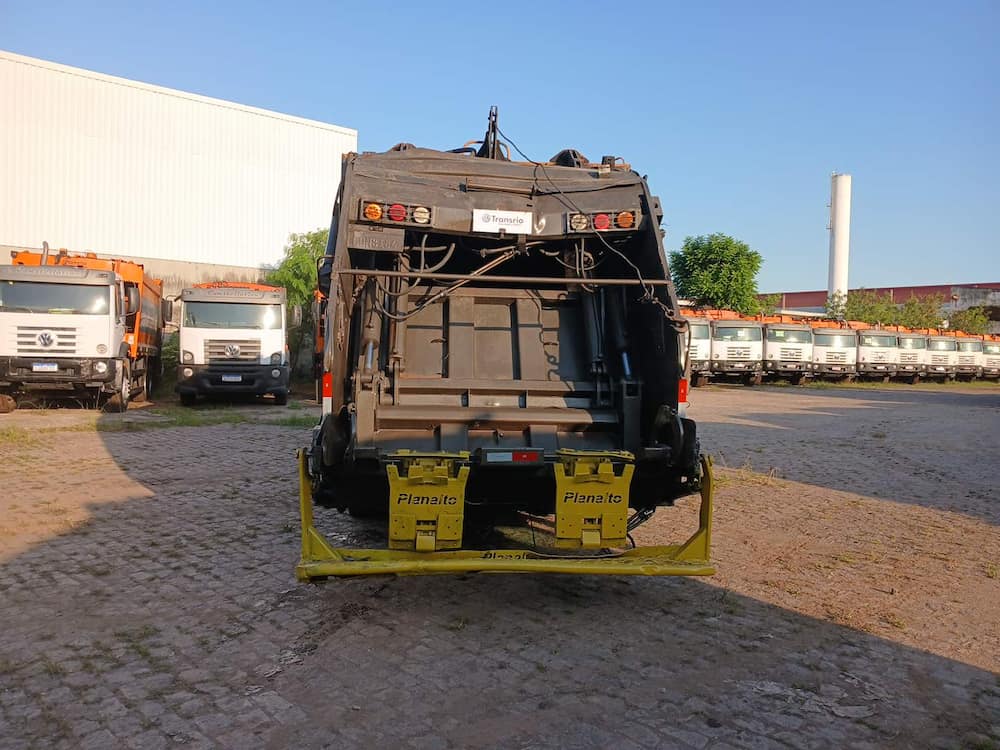 Volkswagen 24-260 E Constel. 6x2 2p (diesel)(E5)
