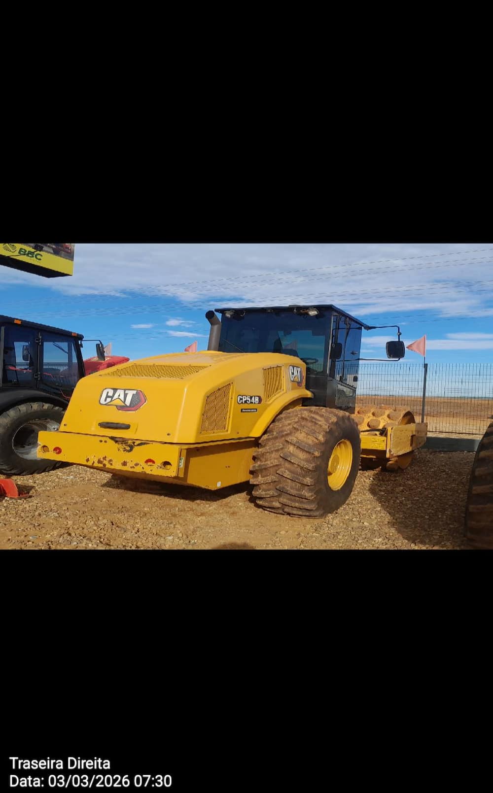 CATERPILLAR COMPACTADOR DE SOLO CSB54B