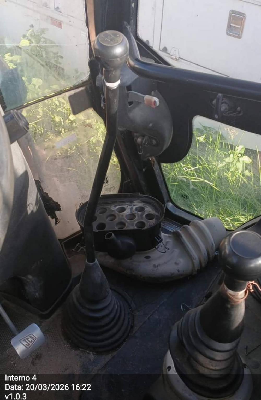 JCB RETROESCAVADEIRA