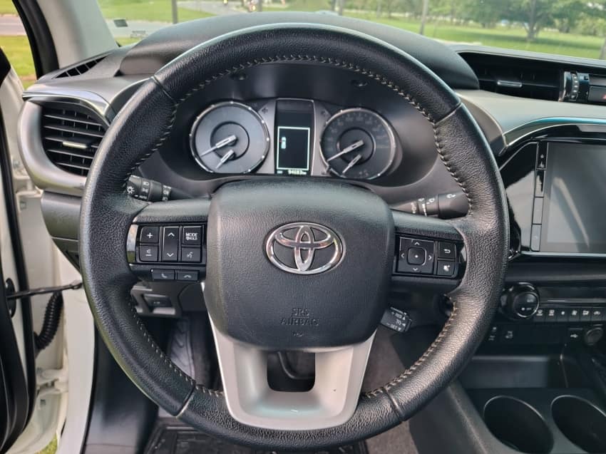 Toyota HILUX 2.8 D-4D TURBO DIESEL CD SRV 4X4 AUTOMÁTICO 2024/2024