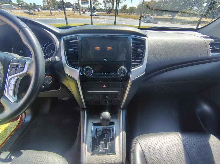 Mitsubishi L200 TRITON 2.4 16V TURBO DIESEL SPORT HPE CD 4P 4X4 AUTOMÁTICO