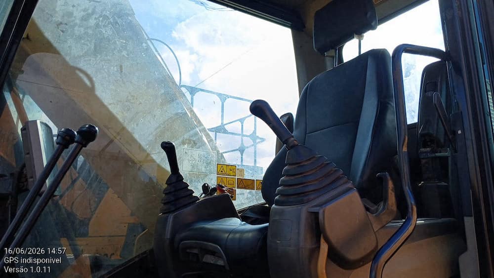 CATERPILLAR CAT 320