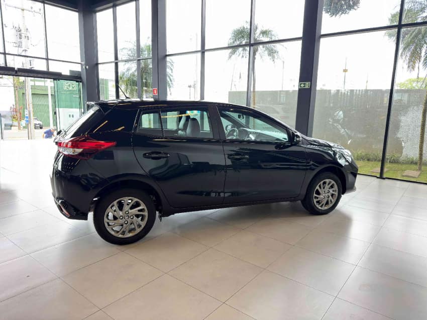 TOYOTA YARIS SA XL 15