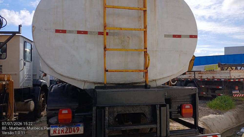 VOLKSWAGEN 31-330 E CONSTEL. 2P DIESEL E5 6X4