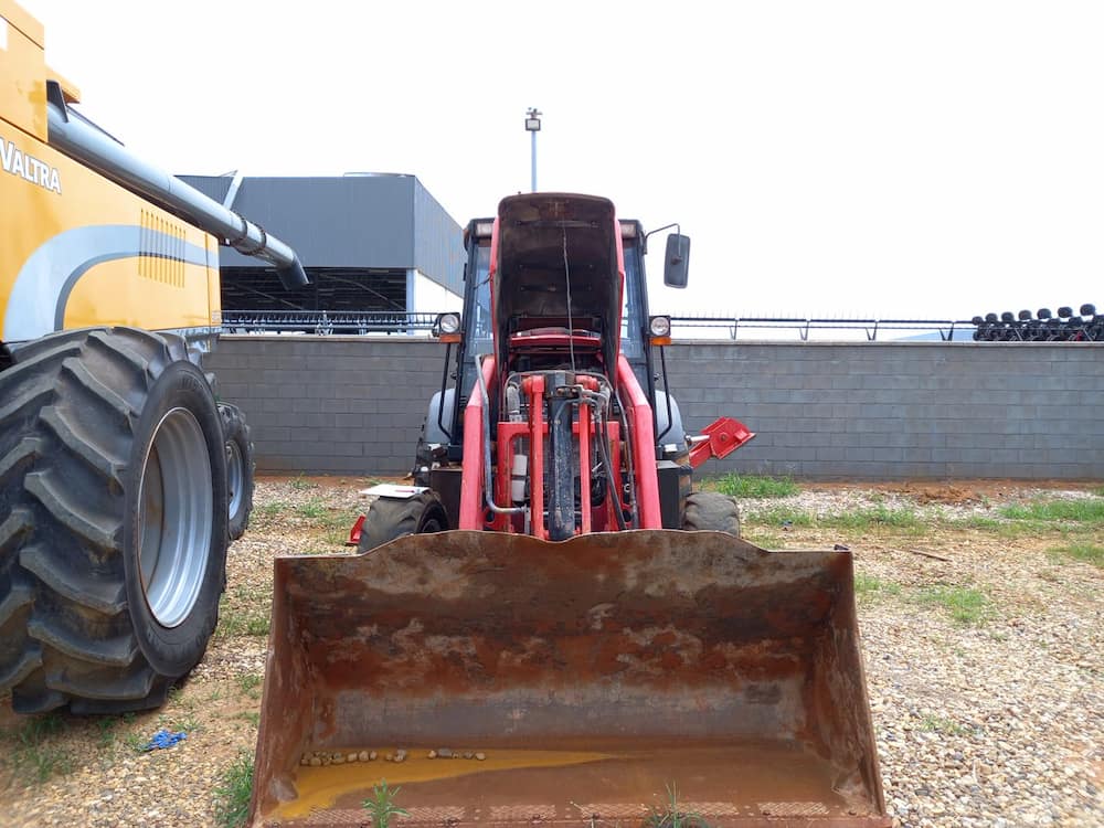 MANITOU RETROESCAVADEIRA