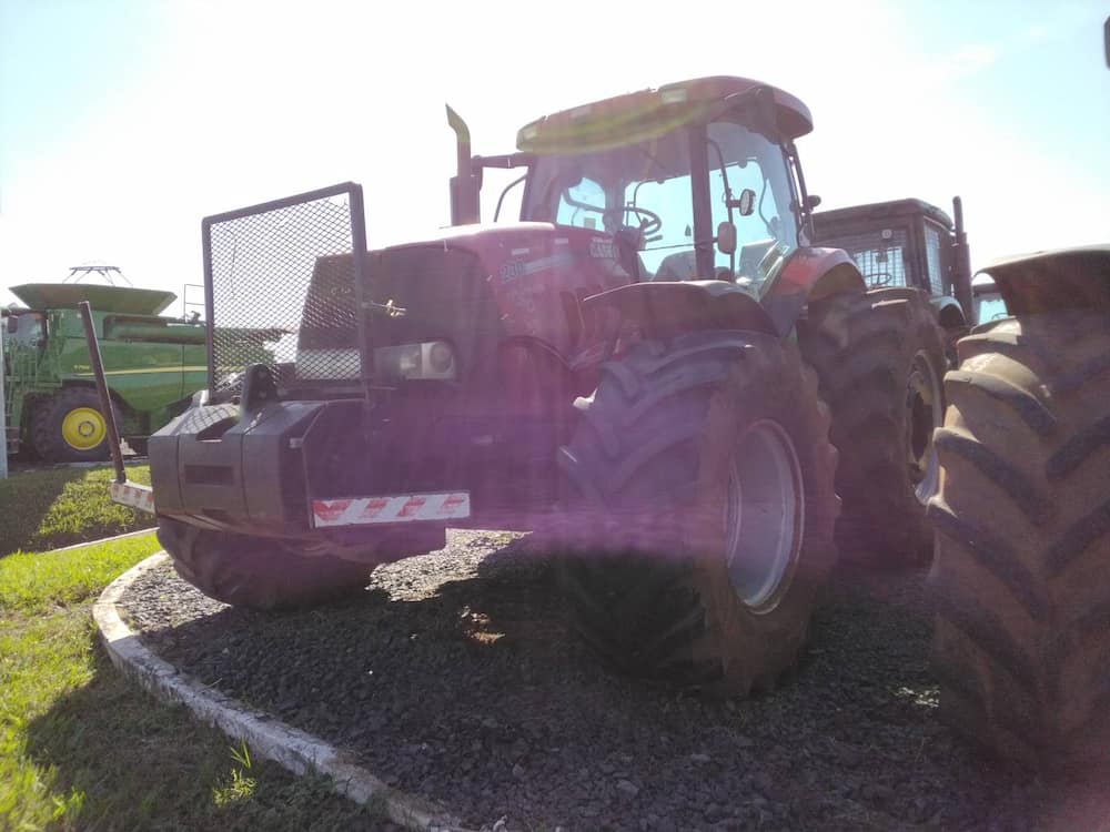 CASE Puma 230