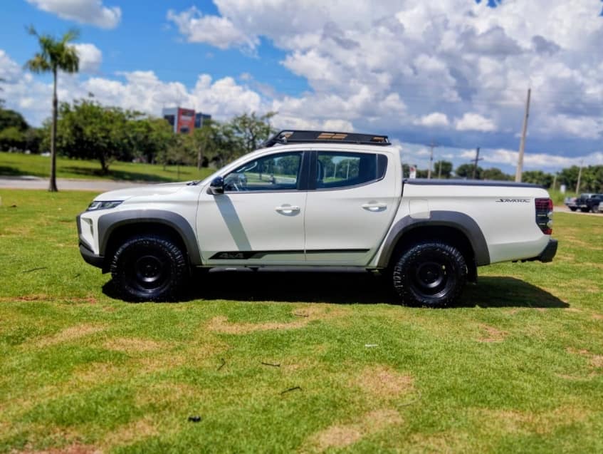 Mitsubishi L200 TRITON 2.4 16V TURBO DIESEL SPORT SAVANA CD 4P 4X4 AUTOMÁTICO