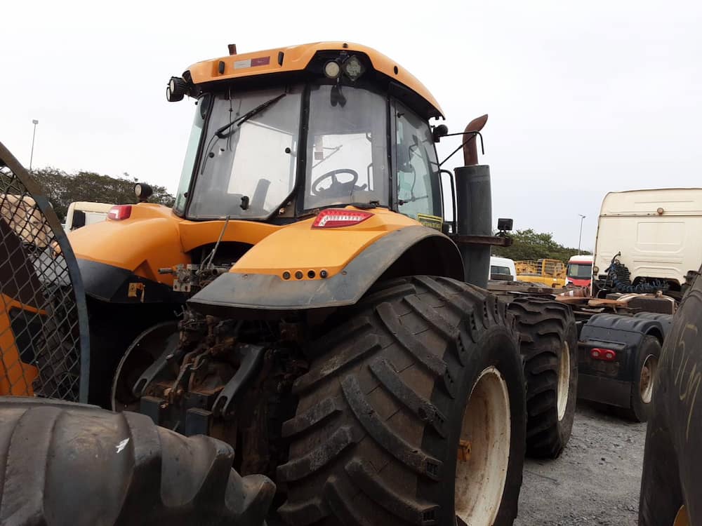 VALTRA TRATOR T230
