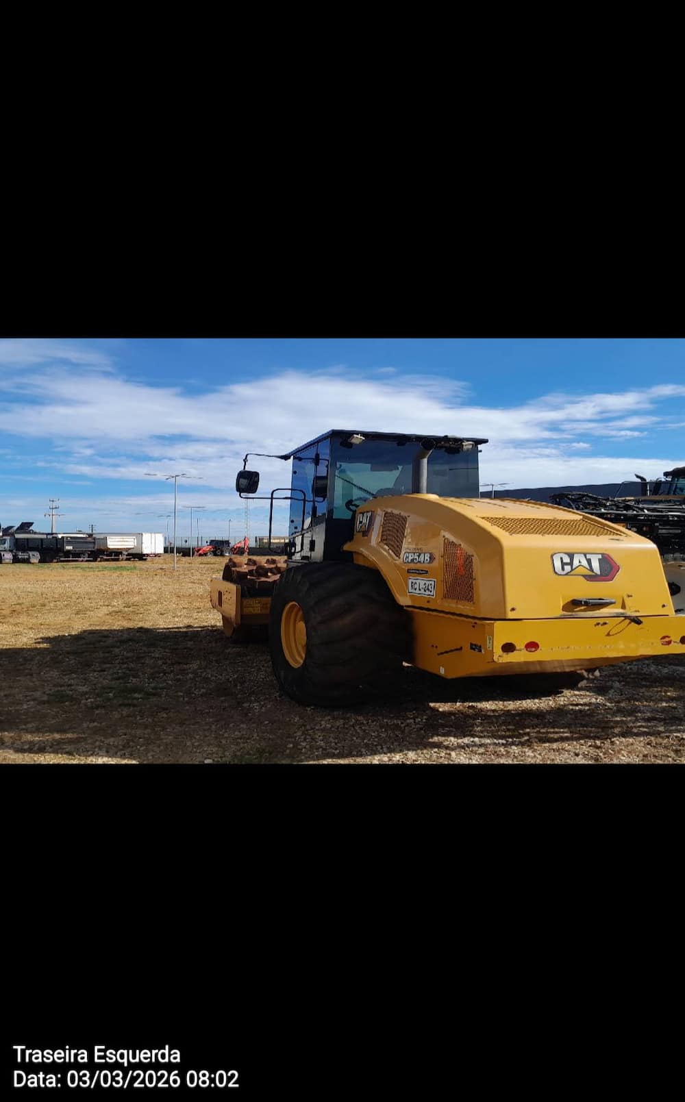 CATERPILLAR COMPACTADOR DE SOLO CSB54B
