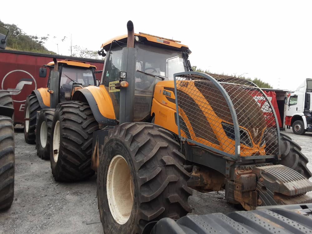 VALTRA TRATOR T230