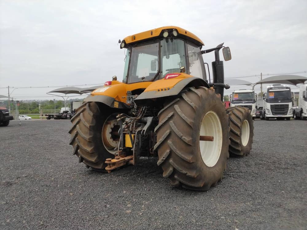 VALTRA TRATOR T230