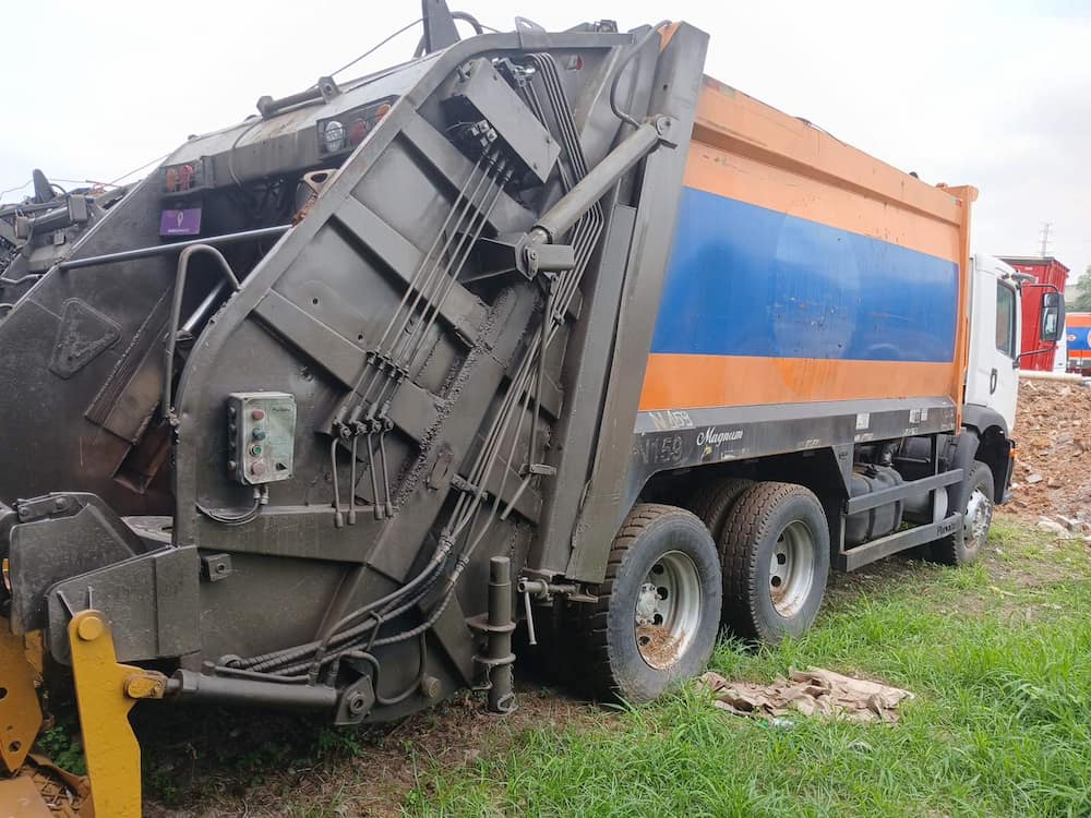 Volkswagen 24-260 E Constel. 6x2 2p (diesel)(E5)