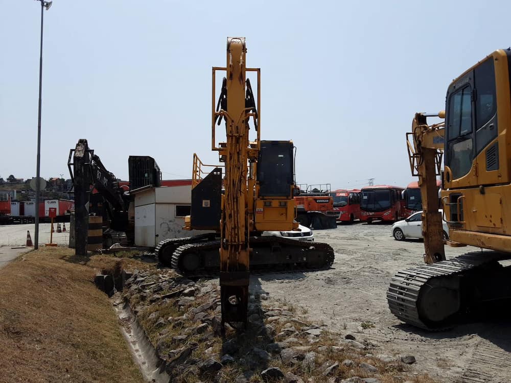 KOMATSU PC 200 LC