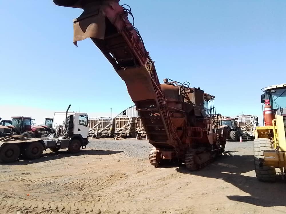 CASE 8810
