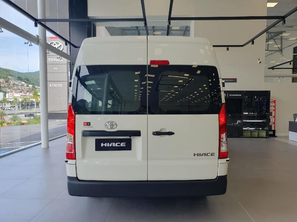 TOYOTA HIACE 2.8 D-4D TURBO DIESEL FURGÃO DX AUTOMÁTICO