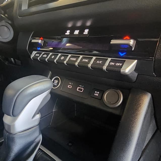 Mitsubishi TRITON 2.4 BITURBO DIESEL CD KATANA 4X4 AUTOMÁTICO 2025/2026
