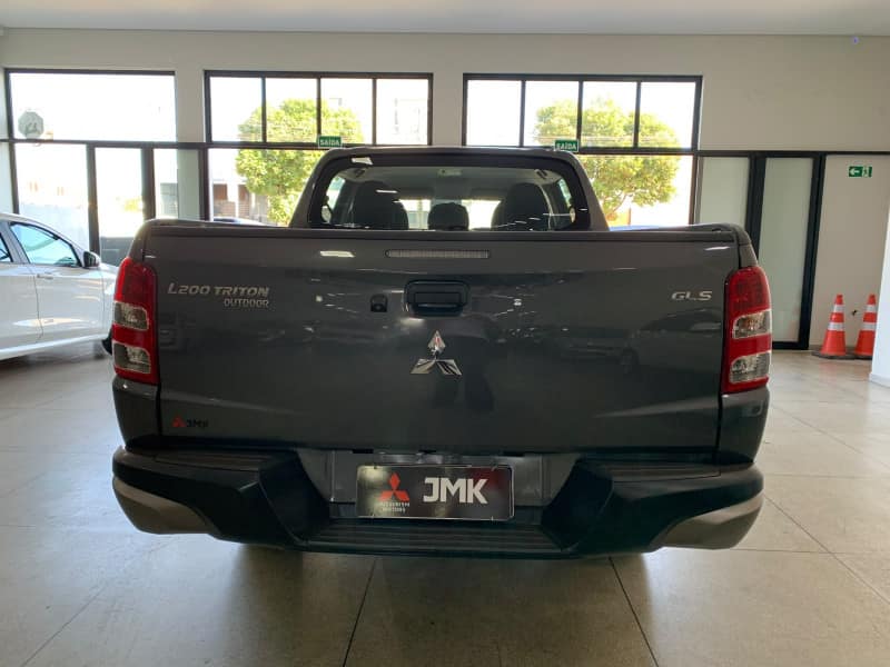 Mitsubishi MMC TRITON SPORT OUTD GLS