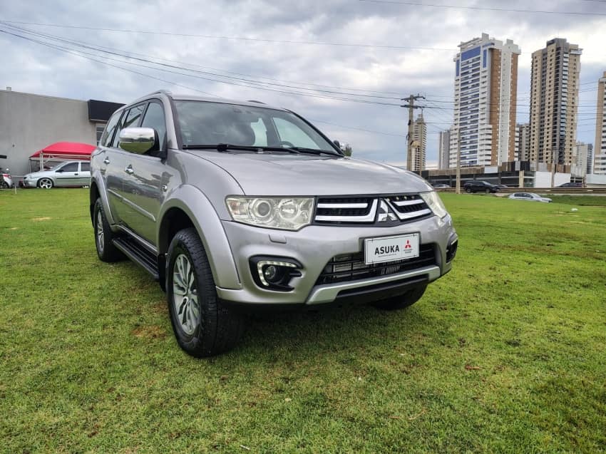 Mitsubishi PAJERO 3.2 HPE 4X4 7 LUGARES 16V TURBO INTERCOOLER DIESEL 4P AUTOMÁTICO 2017/2018