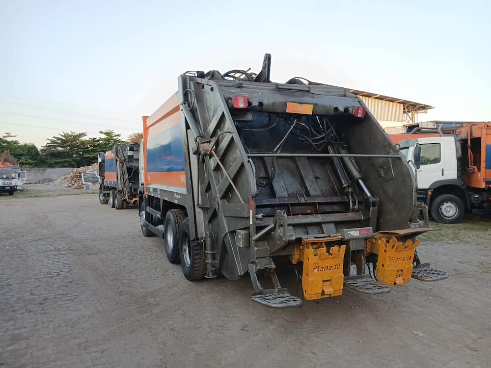 Volkswagen 24-260 E Constel. 6x2 2p (diesel)(E5)