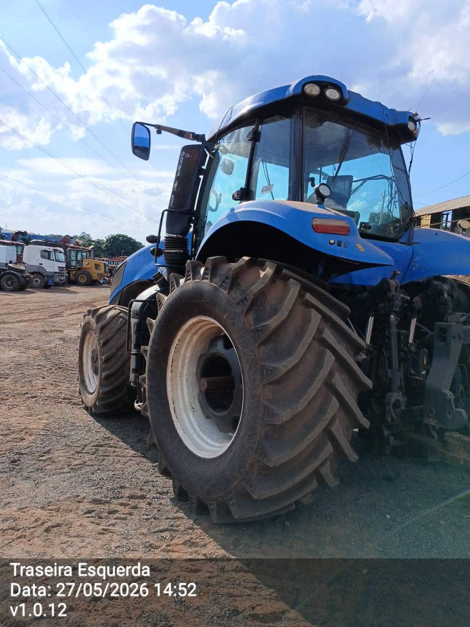 NEW HOLLAND T 8.325