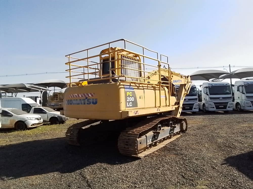 KOMATSU PC 200 LC