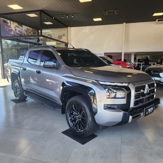 Mitsubishi TRITON 2.4 BITURBO DIESEL CD KATANA 4X4 AUTOMÁTICO 2025/2026