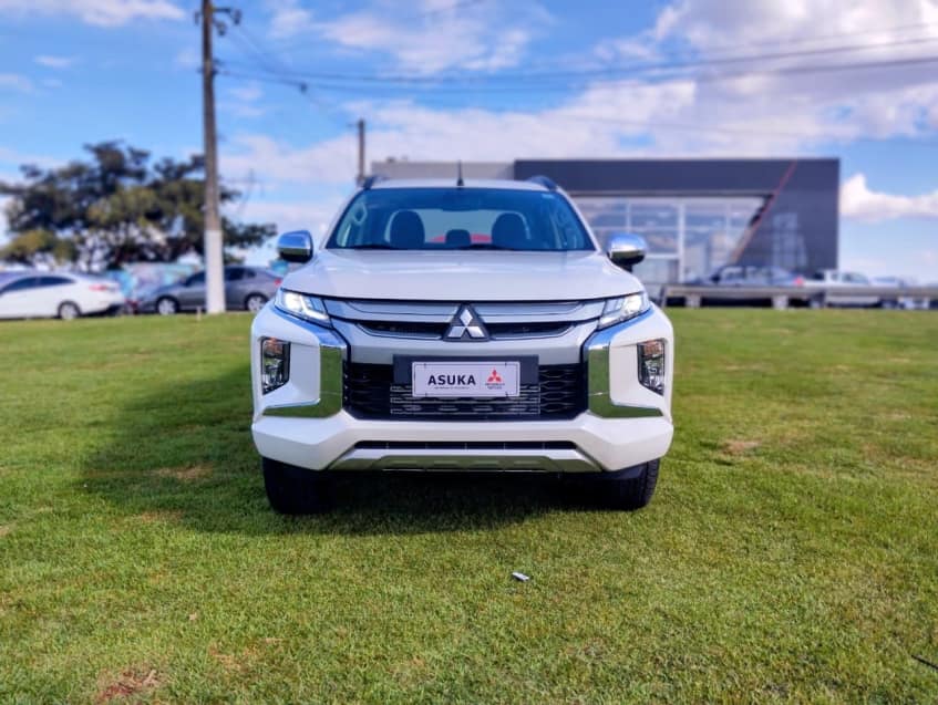 Mitsubishi L200 TRITON 2.4 16V TURBO DIESEL SPORT HPE CD 4P 4X4 AUTOMÁTICO
