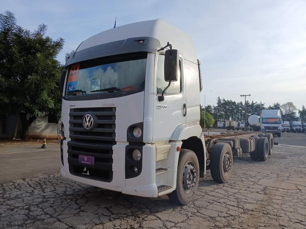Volkswagen 30-330 Constellation 8x2 2p (diesel)(E5)
