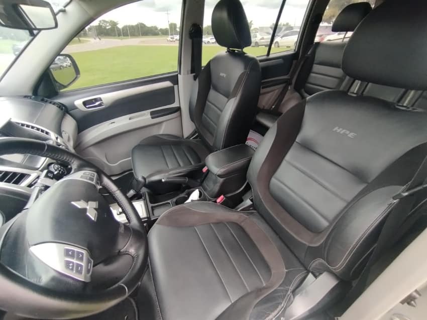 Mitsubishi PAJERO 3.2 HPE 4X4 7 LUGARES 16V TURBO INTERCOOLER DIESEL 4P AUTOMÁTICO 2017/2018