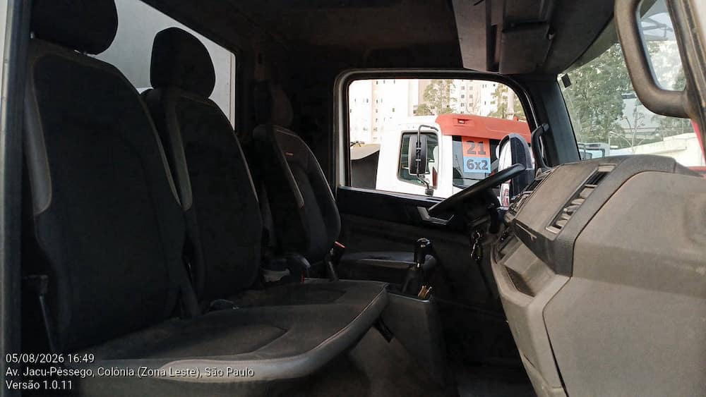 VOLKSWAGEN 11-180 DELIVERY 2P DIESEL E5