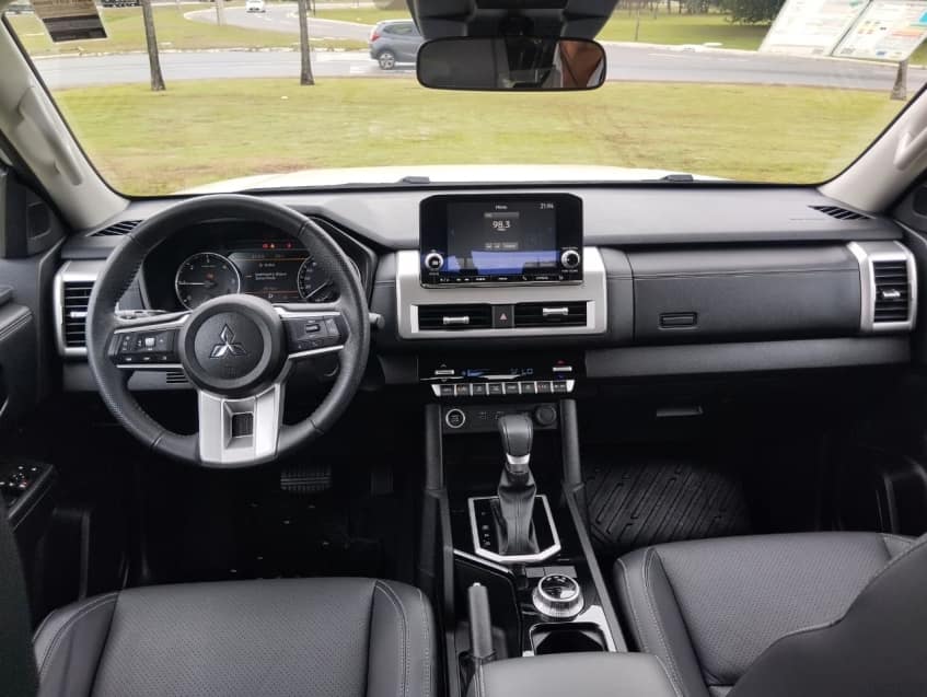 Mitsubishi TRITON 2.4 BITURBO DIESEL CD HPE 4X4 AUTOMÁTICO 2025/2026