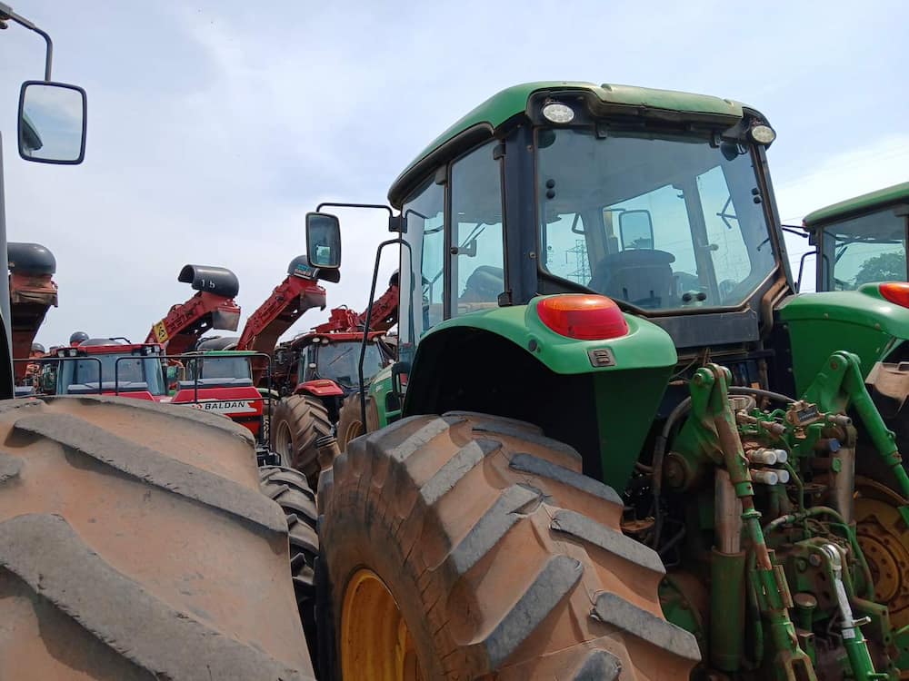 JOHN DEERE TRATOR AGRICOLA JOHN DEERE 6190J