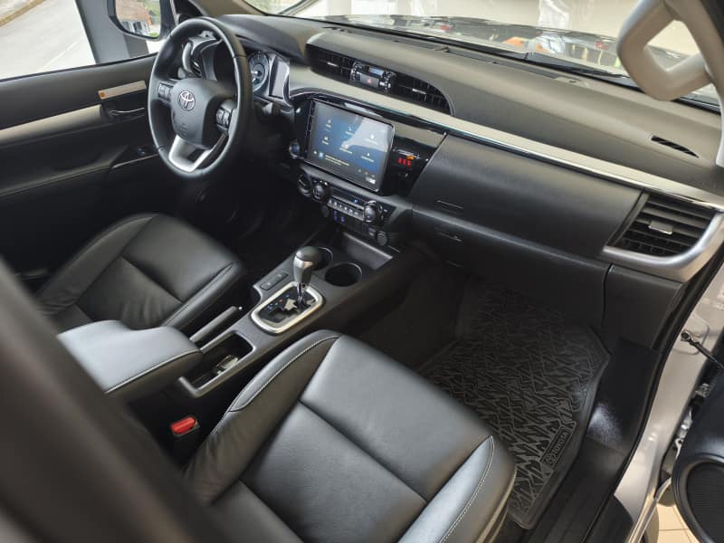 Toyota HILUX CD SRV 2.0 4X4 DIESEL AUT 2025